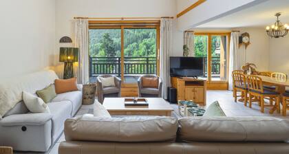 Le Soleil Bleu • Spacious ski-in/ski-out apartment in Serre Chevalier