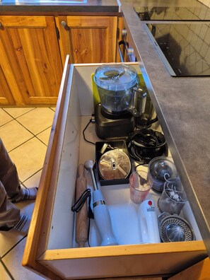 Macchina per tè/caffè, frigorifero, microonde, forno