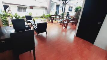 Apartment, 3 Bedrooms, Smoking, Balcony | Outdoor dining