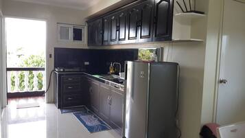 Appartement, 3 chambres, fumeur, balcon | Cuisine privée