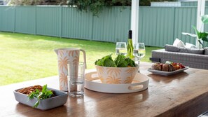 Outdoor dining - Periwinkle - perfect base for a beachside getaway with family and pets (Culburra Beach)