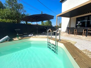 Outdoor dining - Vrbo Property (Aniane)
