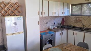 House, 2 Bedrooms, Balcony, Garden View | Laundry