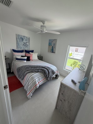 3 bedrooms, WiFi, bed sheets - Welcome to Tropical Paradise, your private waterfront escape in Key Largo. (Key Largo)