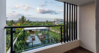 Casa Ibiza Pool Garden 1.2hr Koramangala
