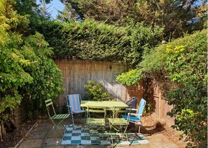 Unclassified image, 3 of 26, button - Beautiful and spacious 2 Double Bed, 2 Bath Garden Flat, Ealing, London, W5 (London)