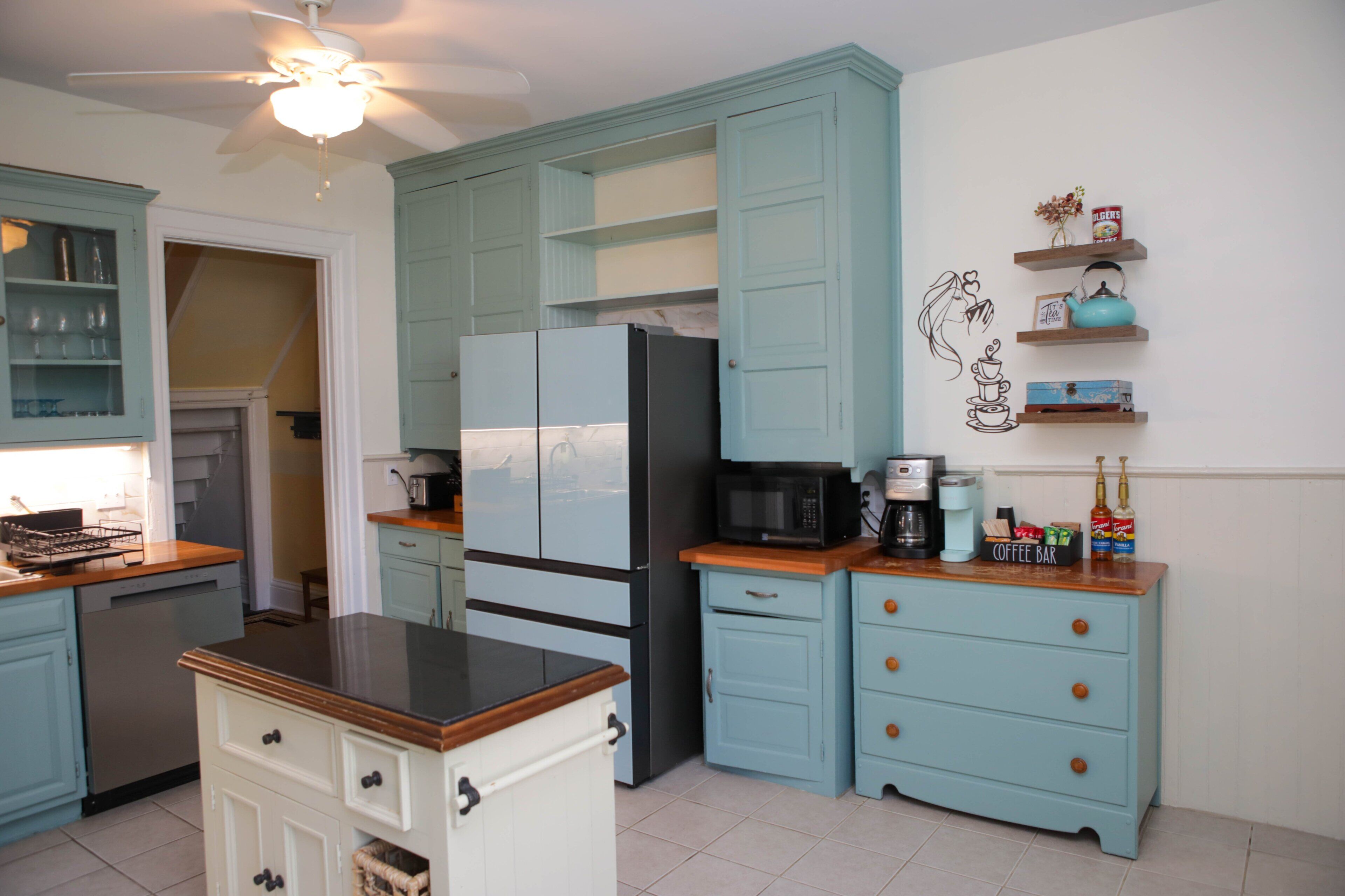 Rumah, 4 kamar tidur | Dapur pribadi | Mesin pembuat kopi/teh, lemari es, oven, dan pemanggang roti