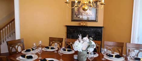 House, 3 Bedrooms | Dining