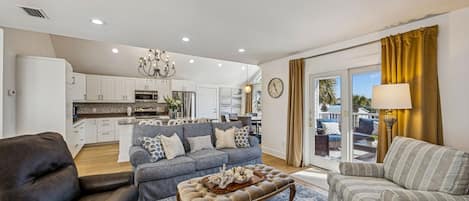 Casa, 6 habitaciones | Área de sala de estar