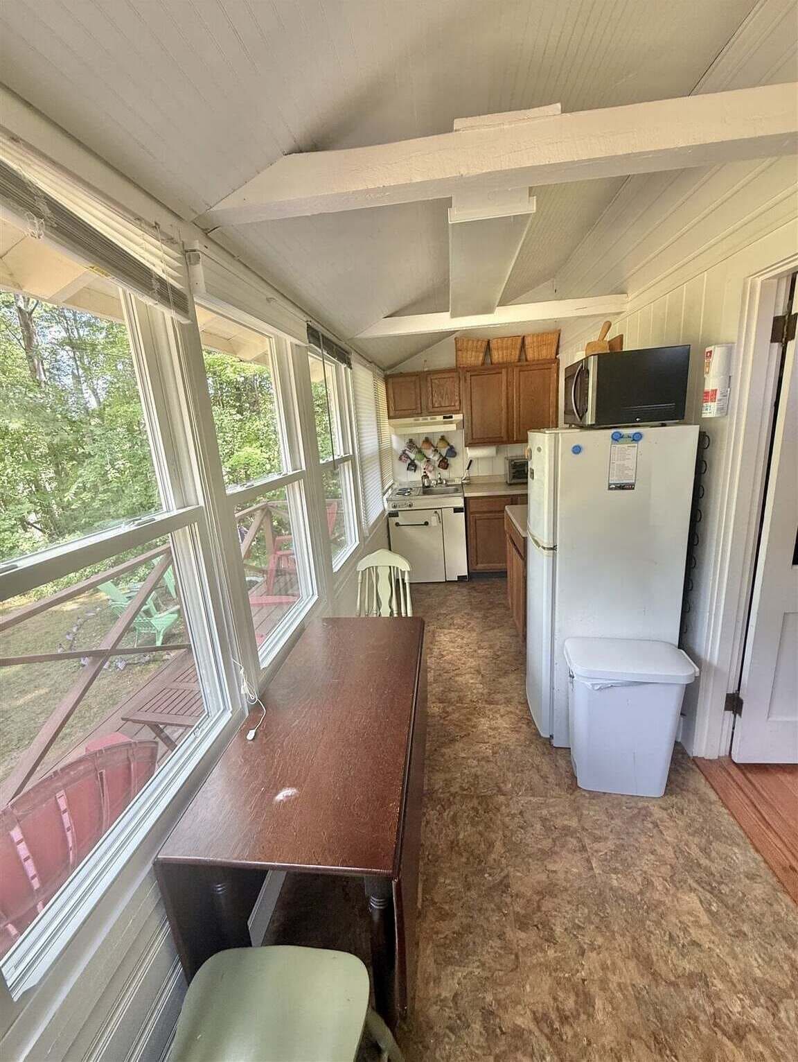 Cabin, 2 Bedrooms | Private kitchen