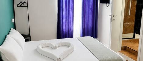 Comfort Townhome | Desk, WiFi (free)