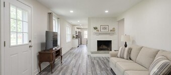Cozy 4-bedroom residence with 2 private parking spots in charming Hamilton