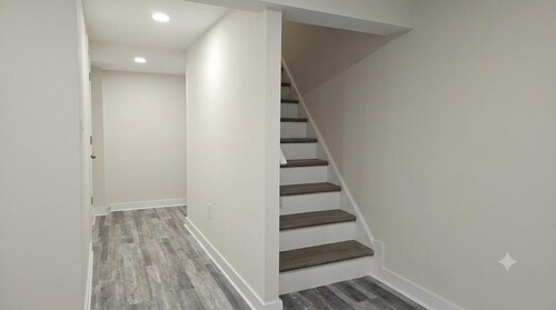 Cozy 4-bedroom residence with 2 private parking spots in charming Hamilton