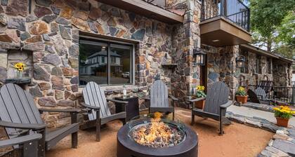 New! 5BR Retreat at Munn Park Lodge | Wine Room | Sauna | Wellness Room