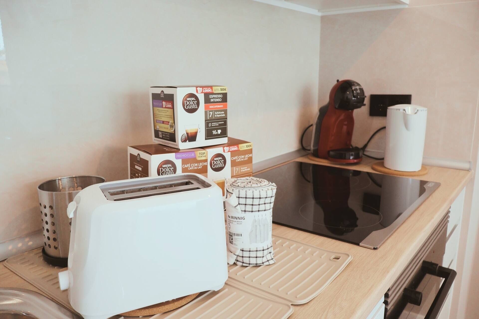 Máquina de café expresso, cafeteira/chaleira, geladeira grande