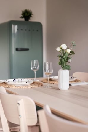 Dining - Saniertes Altbauzimmer an der Karlsaue (Kassel)