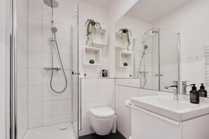 Bathroom - Saniertes Altbauzimmer an der Karlsaue (Kassel)
