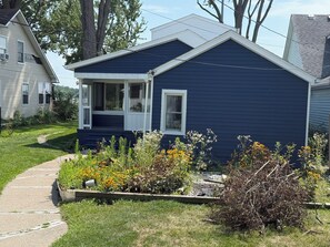 Exterior - Completely Remodeled Waterfront St. Clair River Retreat. 2 Homes Included (Algonac)