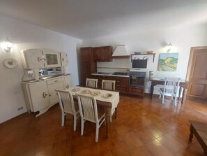 Appartement, patio, vue jardin | Restauration