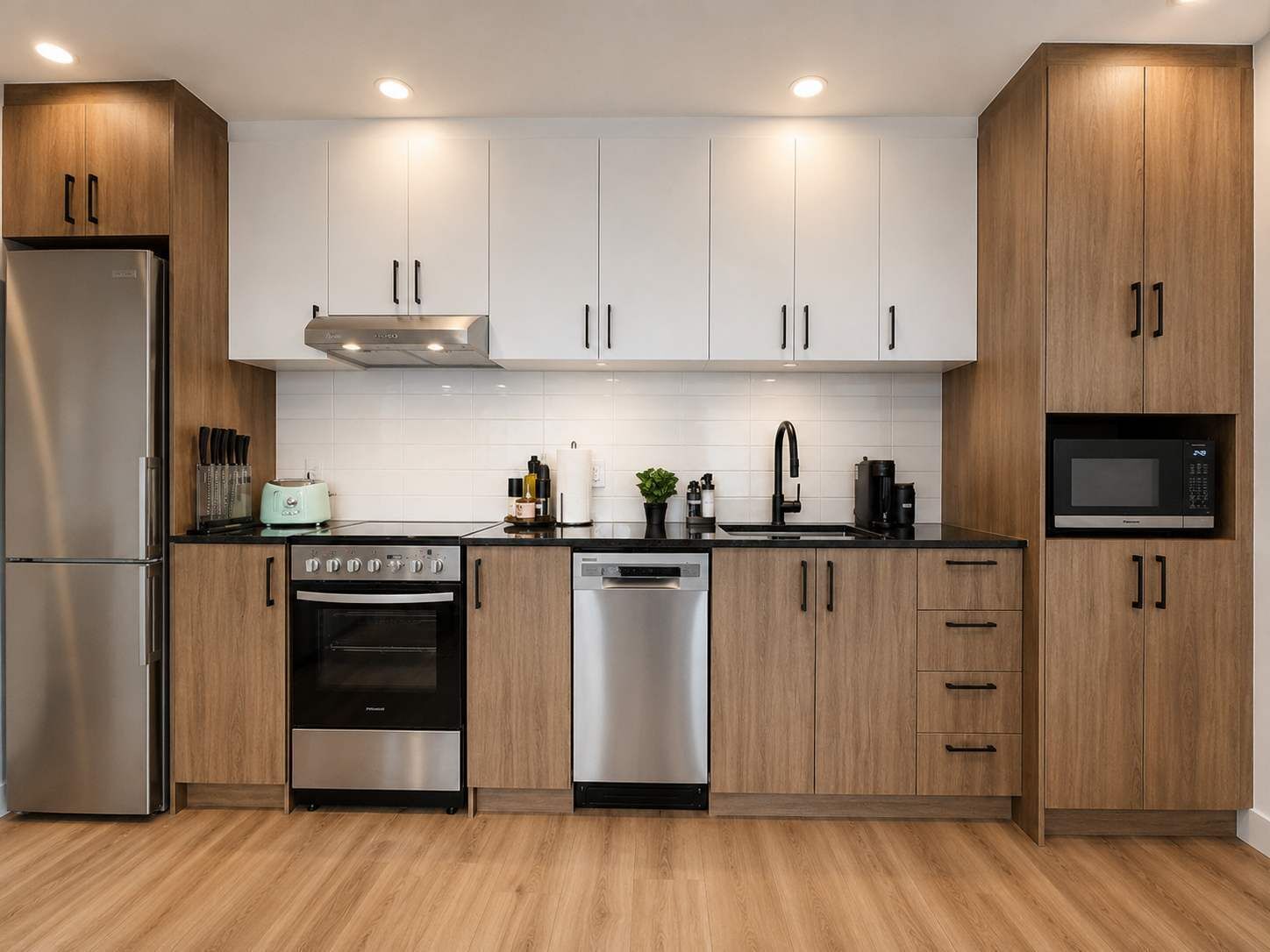Coffee/tea maker, fridge, microwave, oven
