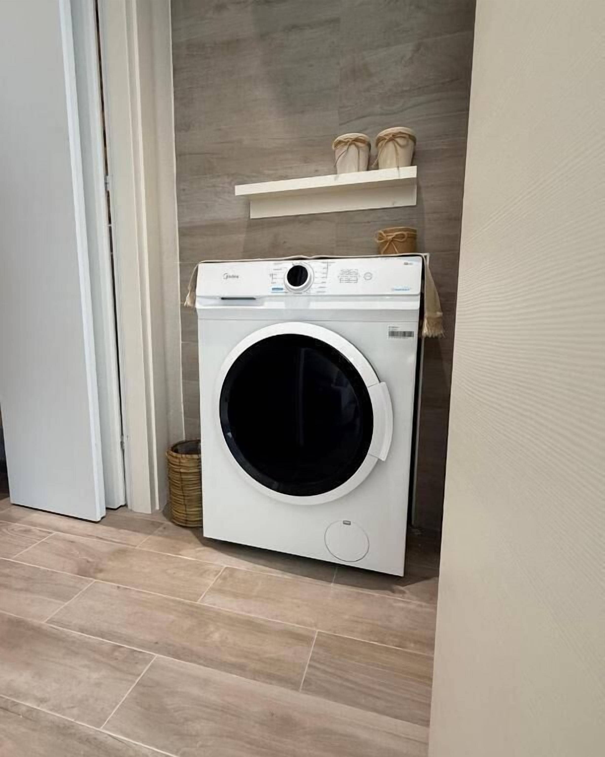 Appartamento Comfort, balcone, vista città | Interni