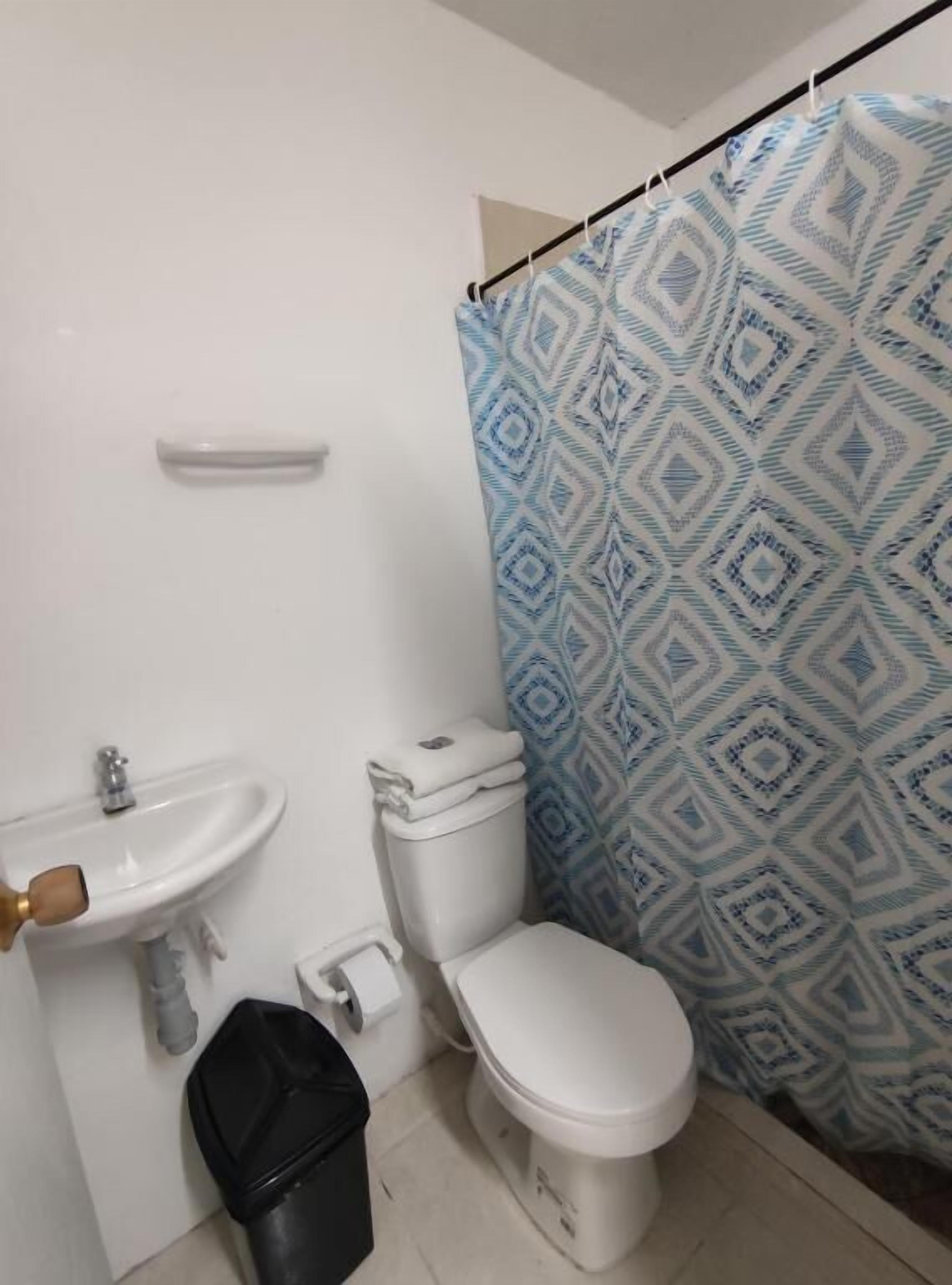 Economy Double Room | Bathroom