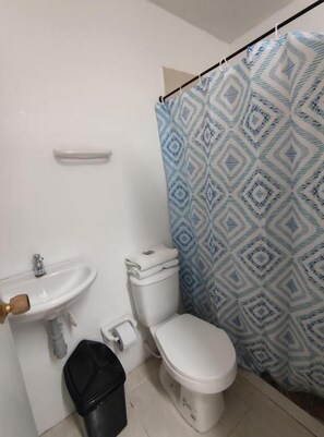 Economy Double Room | Bathroom - Gaia Rodadero (Santa Marta)
