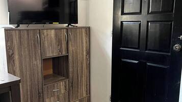 Apartamento, 1 habitación, fumadores, vistas a la montaña | Servicio de la habitación