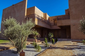 Exterior - Domaine Monarch et Spa
21 chambres & suites
42 Couchages (Marrakech)