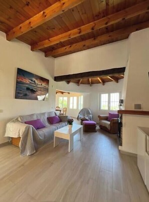 Unclassified image, 2 of 14, button - La Pedrera House (Dénia)