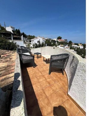 Unclassified image, 5 of 14, button - La Pedrera House (Dénia)