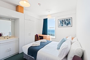 Room - Kings Residence 4 | By My Getaways (Brighton)