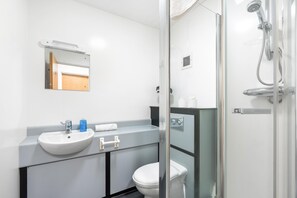 Bathroom - Kings Residence 6 | By My Getaways (Brighton)