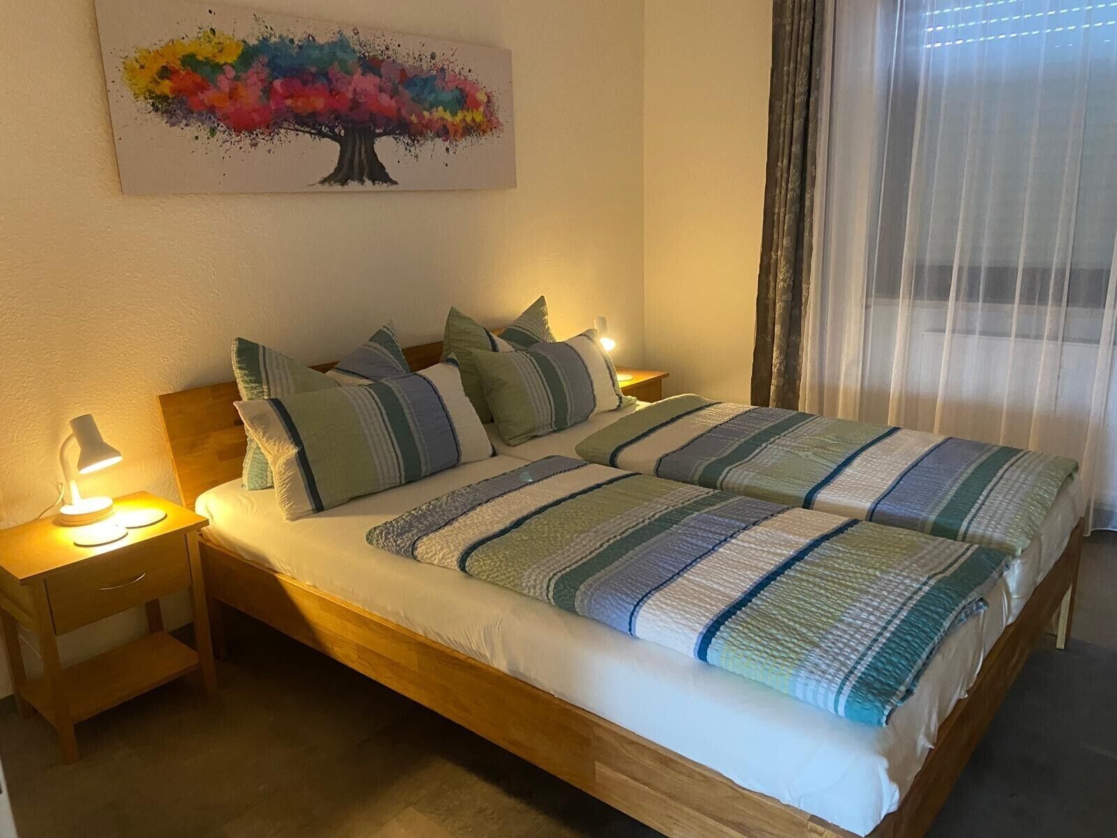 Iron/ironing board, WiFi, bed sheets
