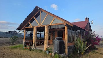 Economy Cabin | Exterior