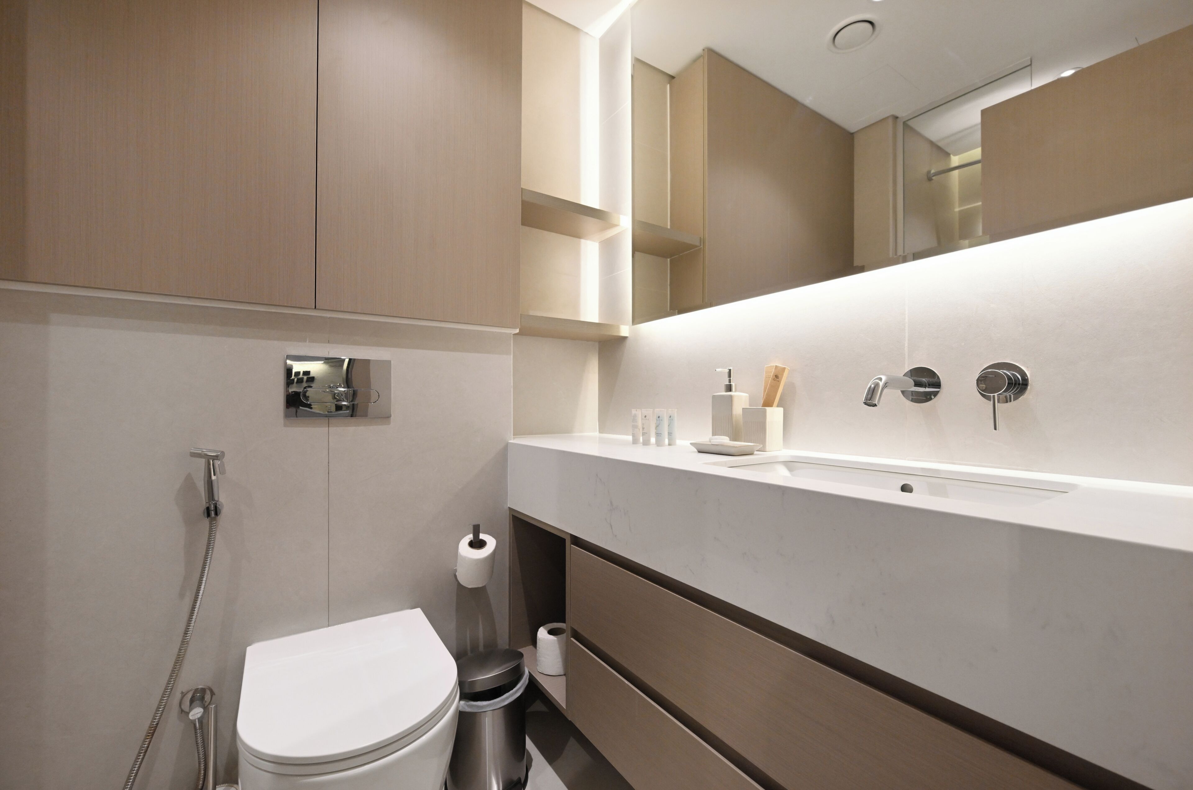Apartment, Balkon | Badezimmer
