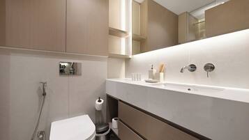 Apartment, Balcony | Bathroom