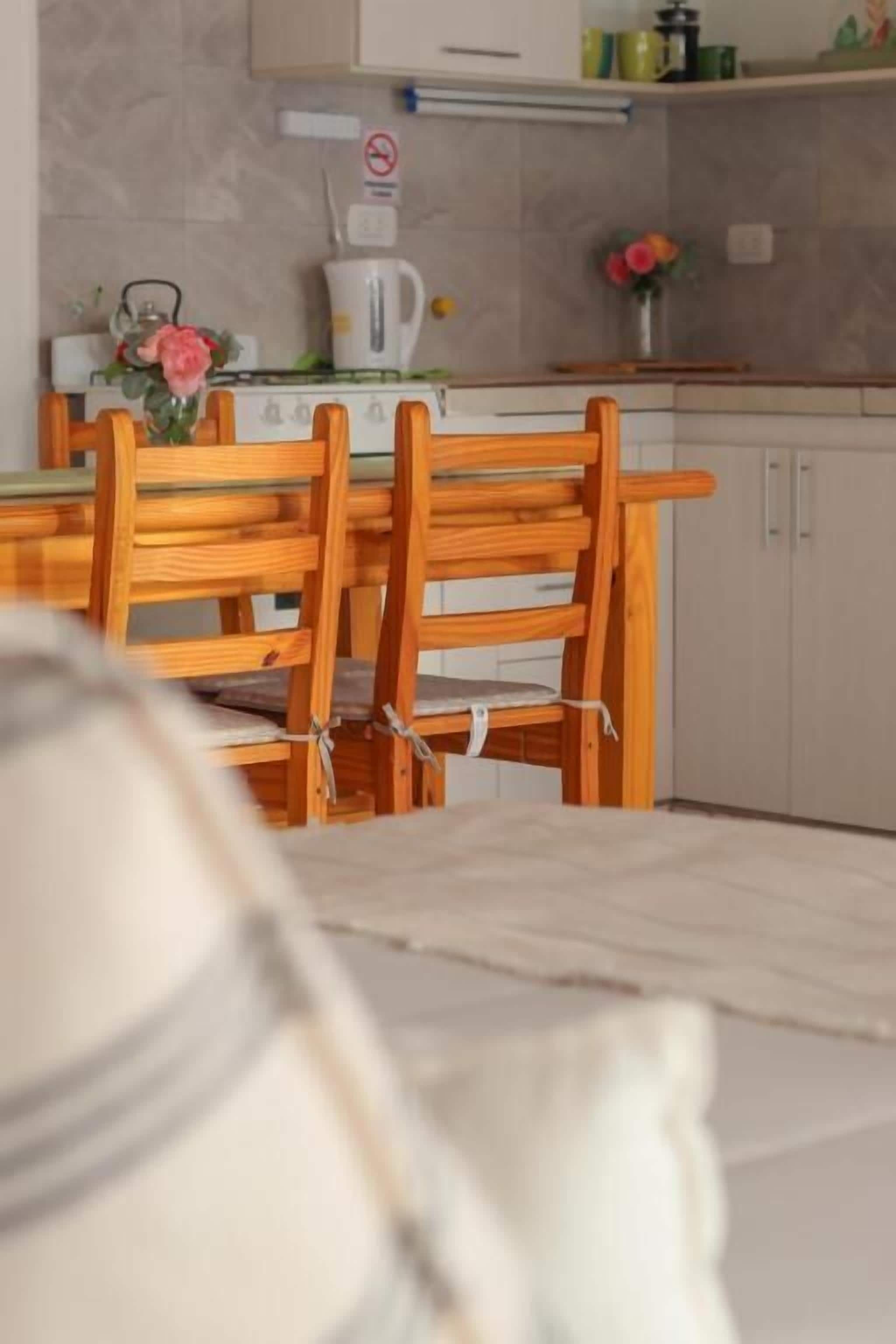 Standard Studio Suite, Private Bathroom, Courtyard View | Private kitchen