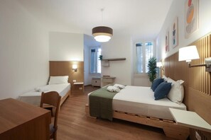 In-room safe, iron/ironing board, free WiFi - R2R Vatican retreat (Roma)