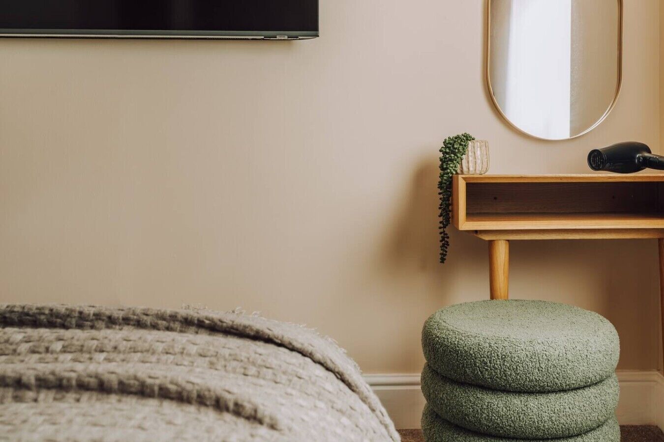 Bügeleisen/Bügelbrett, Reisekinderbett, WLAN, Bettwäsche