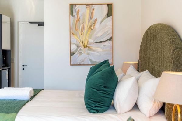 Room - New Stylish Apartment | Table Mountain Views (Cape Town)