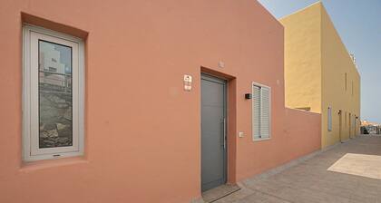 Casa Noa: sea views, Wi-Fi, and air conditioning in Playa de Santiago