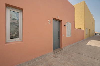 Casa Noa: sea views, Wi-Fi, and air conditioning in Playa de Santiago