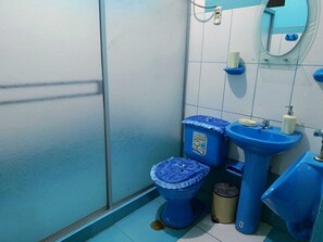 Dusche, Handtücher, Seife, Toilettenpapier
