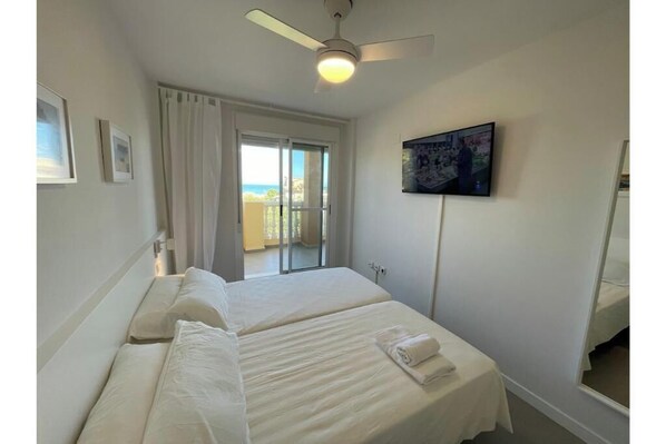 Iron/ironing board, WiFi, bed sheets - Vrbo Property (Oliva)
