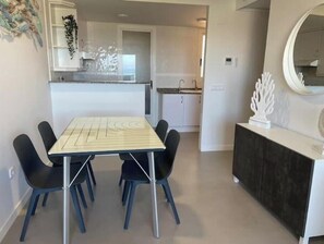 Dining - First-Rate Beachfront Location: Beach, Horses, and Golf (Oliva)