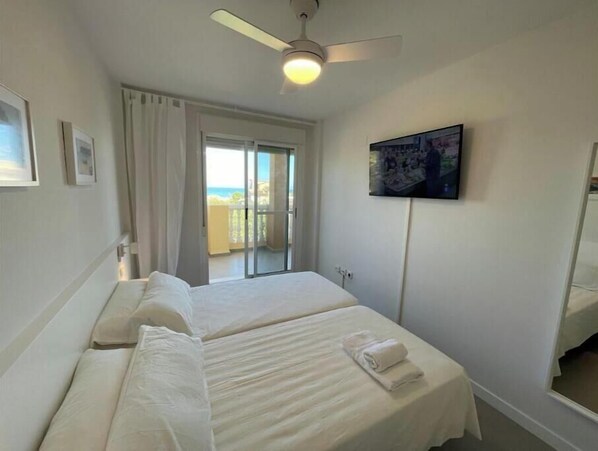 Iron/ironing board, WiFi, bed sheets - Vrbo Property (Oliva)