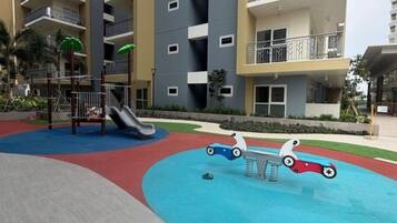 Children’s play area – outdoor