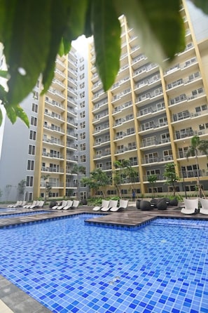 Front of property - Kuya Awens Staycation Unit14C (Parañaque)