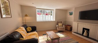 Newly refurbished 3 bedroom spacious beach flat